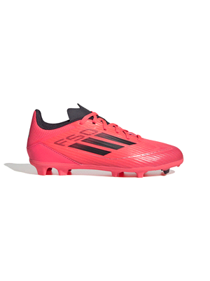 Le adidas F50 sono create per celebrare la velocità e sbloccare un nuovo livello di accelerazione. Dotata di una linguetta traforata per favorire la traspirabilità, la tomaia Fiberskin di queste scarp... 