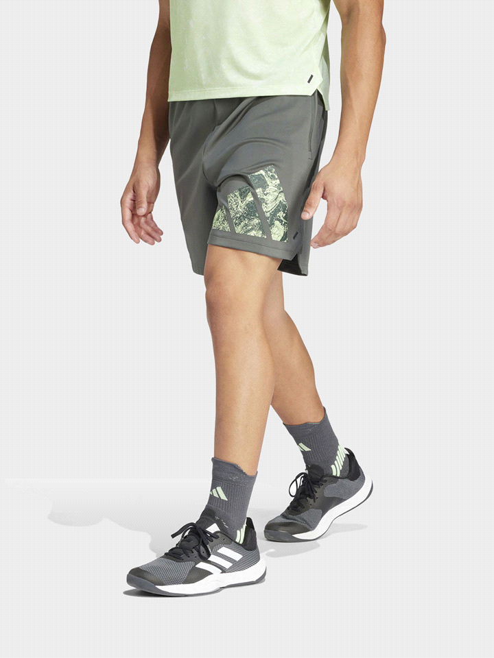 Questi short da allenamento adidas ti aiutano a dare sempre il massimo, dalla panca al sollevamento pesi.  La tecnologia antiumidità AEROREADY ti aiuta a mantenere la pelle asciutta anche durante i wo... 